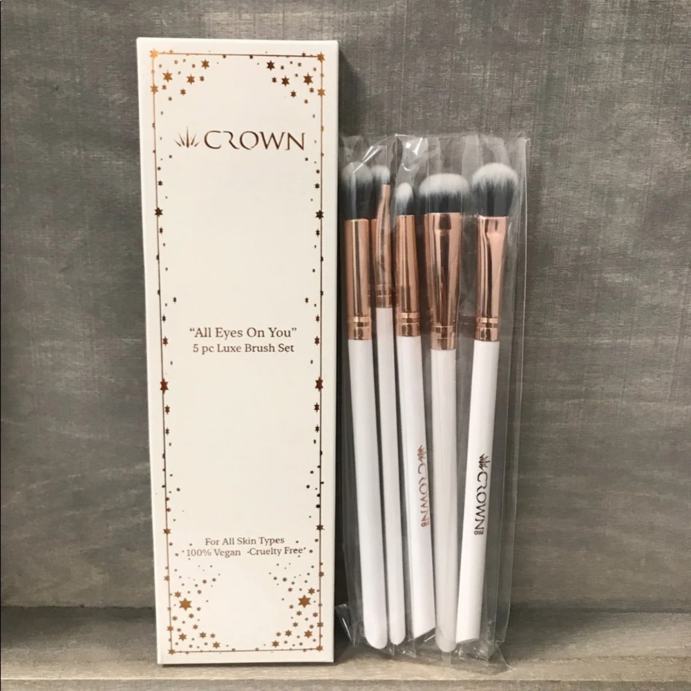 Crown Brush Set new